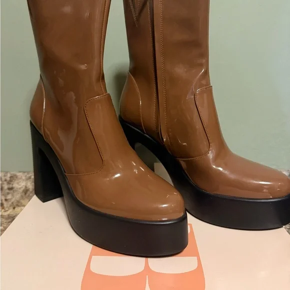 Gianni Bini Brown Platform Heeled Boots - Picture 4 of 7